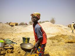 20090512-burkina faso 123 girl at mines.JPG